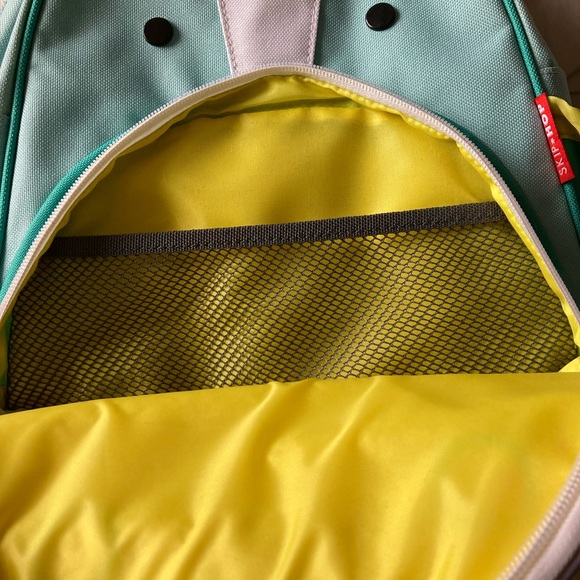 Girls unicorn backpack skip hop - Picture 2 of 5